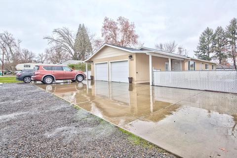 122 Jason St, Eagle Point, OR 97524 photo 2