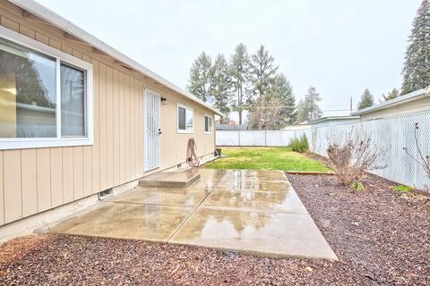 122 Jason St, Eagle Point, OR 97524 photo 3