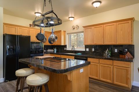 23236 Chisholm Trl, Bend, OR 97702 photo 5