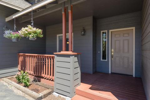 23236 Chisholm Trl, Bend, OR 97702 photo 2