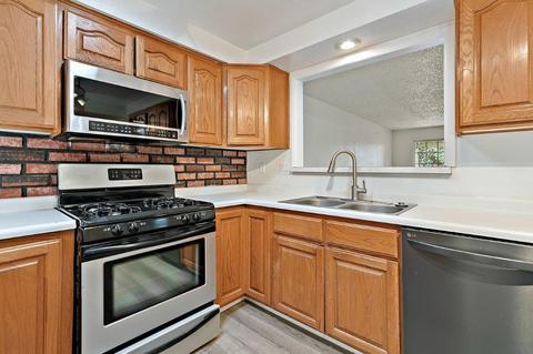 720 Freeman Rd, Central Point, OR 97502 photo 5