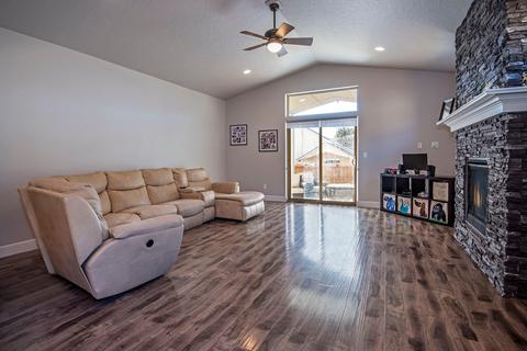 20837 Bobwhite Ct, Bend, OR 97701 photo 2