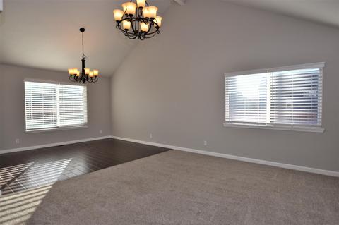 876 NE Locksley Dr, Bend, OR 97701 photo 4