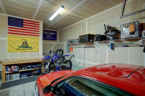 20527 NE Avro Pl, Bend, OR 97701 photo 24