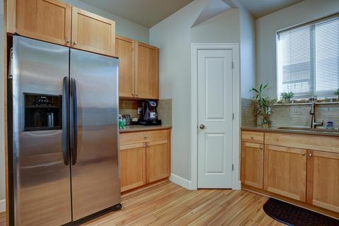 20527 NE Avro Pl, Bend, OR 97701 photo 2