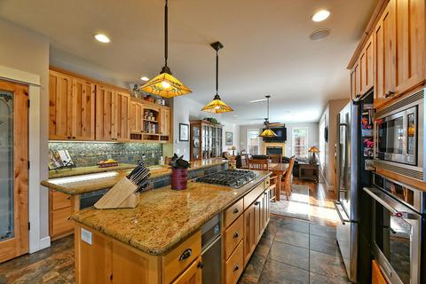 345 Cherry Wood, Eagle Point, OR 97524 photo 9