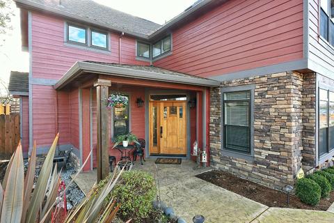 345 Cherry Wood, Eagle Point, OR 97524 photo 2