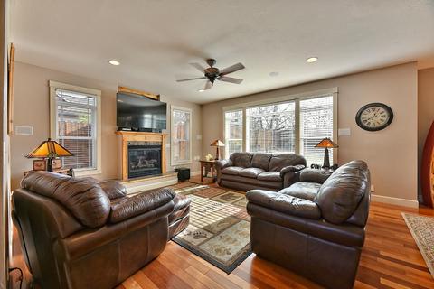 345 Cherry Wood, Eagle Point, OR 97524 photo 5