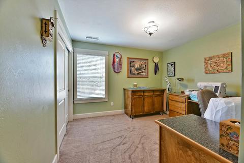 345 Cherry Wood, Eagle Point, OR 97524 photo 23
