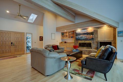 58030 Tokatee Ln, Sunriver, OR 97707 photo 3