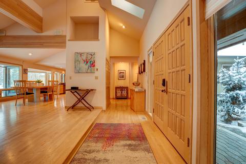 58030 Tokatee Ln, Sunriver, OR 97707 photo 2