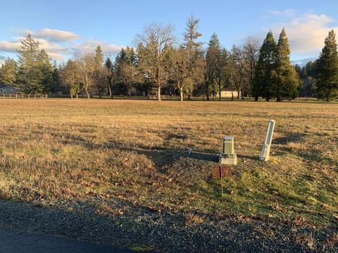 552 E Forks Cir, Cave Junction, OR 97523 photo 4