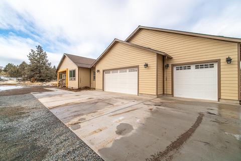 62089 Torkelson Rd, Bend, OR 97701 photo 2