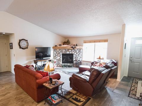 20581 Prospector Loop, Bend, OR 97702 photo 2