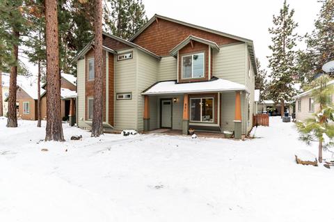951 E Cascade Ave, Sisters, OR 97759 photo 2