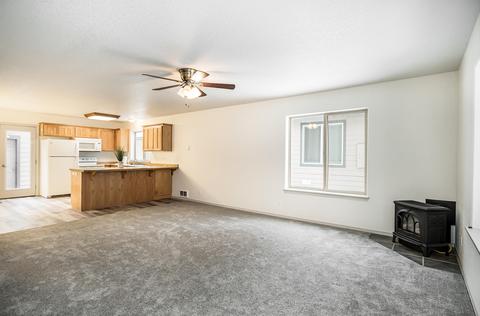 951 E Cascade Ave, Sisters, OR 97759 photo 3