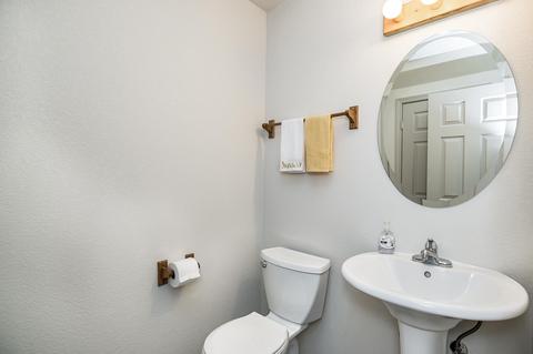 951 E Cascade Ave, Sisters, OR 97759 photo 8