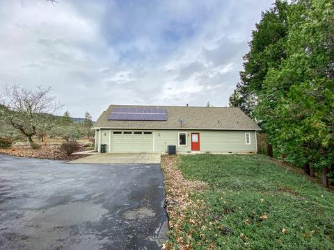 3993 Rogue River Dr, Eagle Point, OR 97524 photo 5
