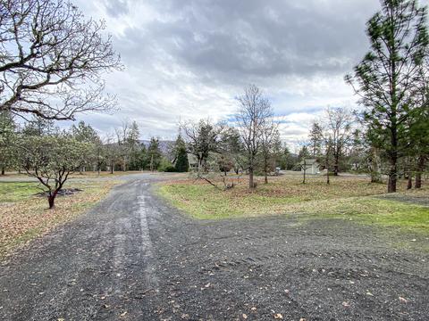 3993 Rogue River Dr, Eagle Point, OR 97524 photo 28