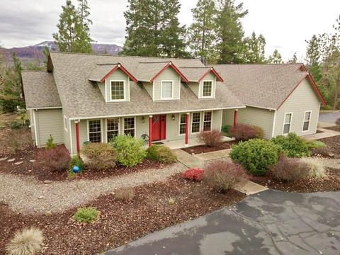 3993 Rogue River Dr, Eagle Point, OR 97524 photo 1