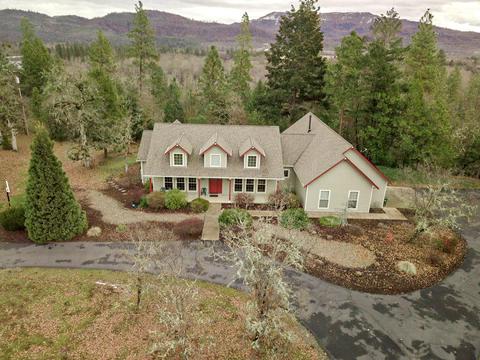 3993 Rogue River Dr, Eagle Point, OR 97524 photo 3