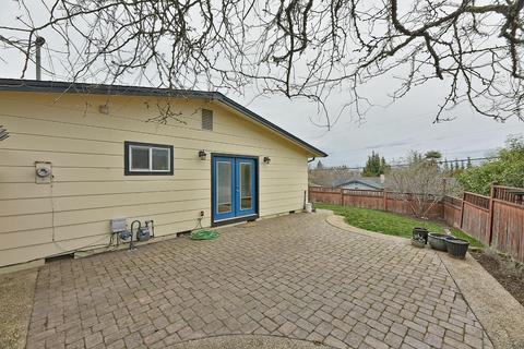 310 Elm St, Phoenix, OR 97535 photo 4