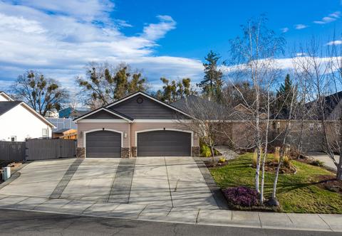 476 Ridgeway Ave, Central Point, OR 97502 photo 1