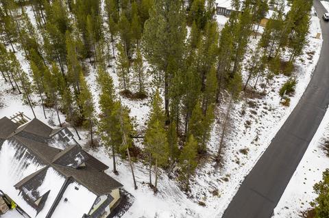 56486 Sunstone Loop, Bend, OR 97707 photo 2