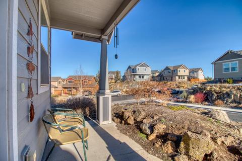 63343 Kalamata Loop, Bend, OR 97701 photo 2