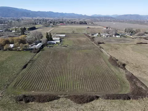 5294 Upton Rd, Central Point, OR 97502 photo 1