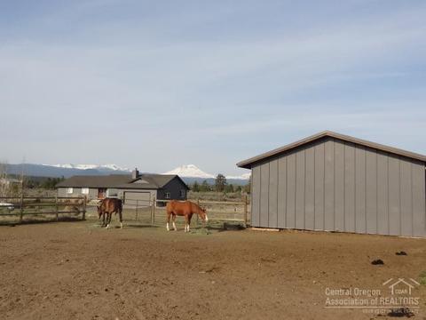 17360 Star Thistle Ln, Bend, OR 97703 photo 4