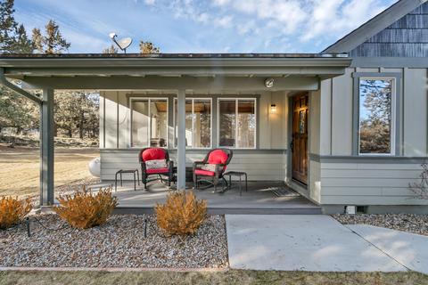 63579 Dickens Ct, Bend, OR 97701 photo 3