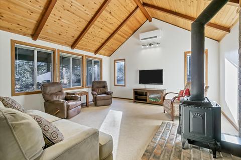 63579 Dickens Ct, Bend, OR 97701 photo 7