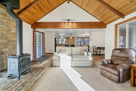 63579 Dickens Ct, Bend, OR 97701 photo 9