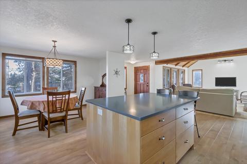 63579 Dickens Ct, Bend, OR 97701 photo 13