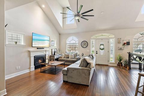 1075 Rustler Peak St, Central Point, OR 97502 photo 4