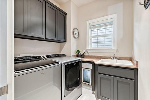 1075 Rustler Peak St, Central Point, OR 97502 photo 14