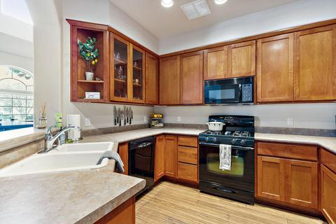 1075 Rustler Peak St, Central Point, OR 97502 photo 8