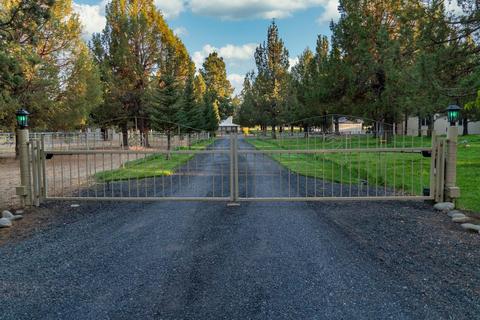 65309 Saddle Dr, Bend, OR 97703 photo 1