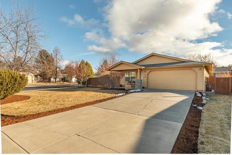 2455 NE Mountain Willow, Bend, OR 97701 photo 3