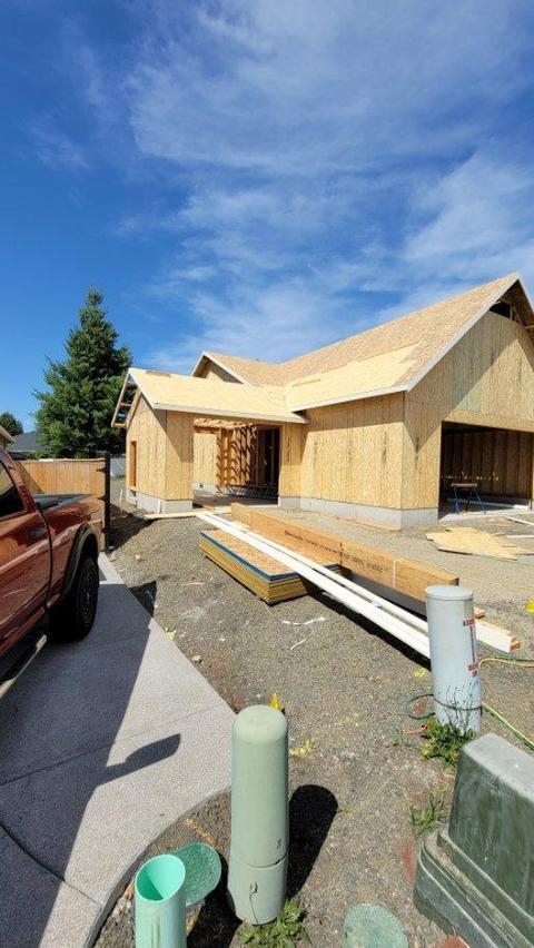 1097 Arrowhead Trl, Eagle Point, OR 97524 photo 6