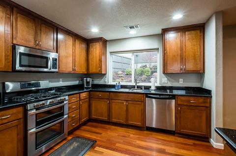 320 Meadow View Dr, Phoenix, OR 97535 photo 17