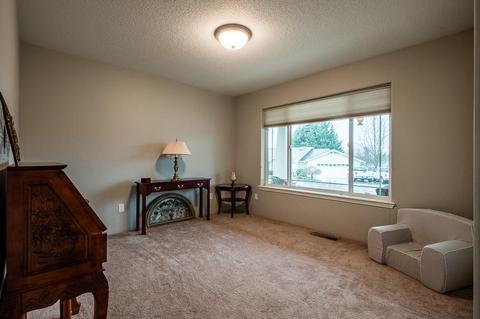 320 Meadow View Dr, Phoenix, OR 97535 photo 10