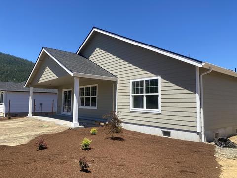 265 Pomeroy View Dr, Cave Junction, OR 97523 photo 2