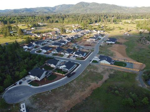 269 Pomeroy View Dr, Cave Junction, OR 97523 photo 2