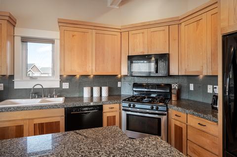 20624 NE Boulderfield Ave, Bend, OR 97701 photo 13