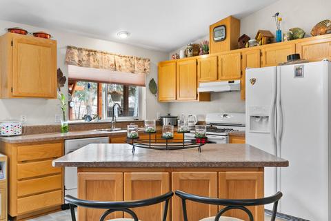 20735 NE Town Dr, Bend, OR 97701 photo 6