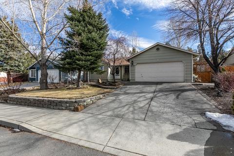 20735 NE Town Dr, Bend, OR 97701 photo 1
