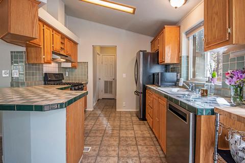 60281 Ochoco Cir, Bend, OR 97702 photo 4