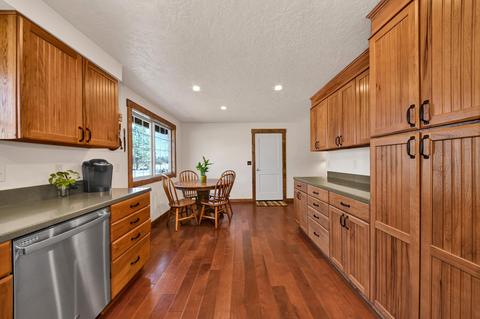 21469 Hyde Ln, Bend, OR 97701 photo 5